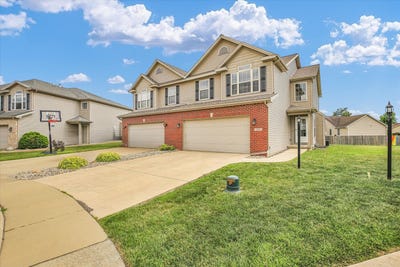 /international/us/3931-summer-sage-court-champaign-il-110108472583/