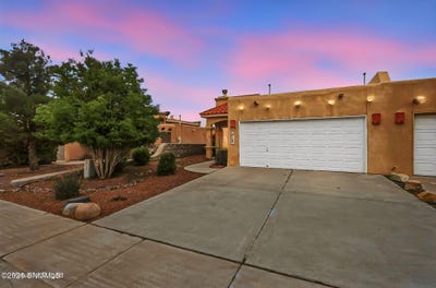 /international/us/2212-stone-pine-drive-las-cruces-nm-110107868234/