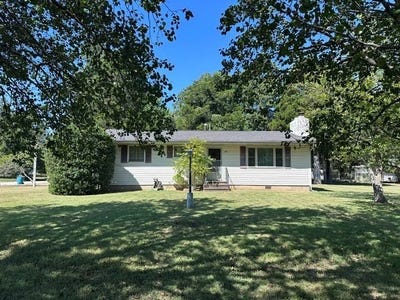 /international/us/309-broadway-bull-shoals-ar-110109958922/