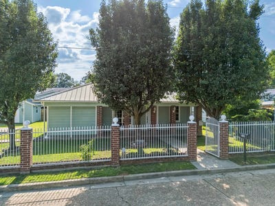 /international/us/709-corrigan-st-kilgore-tx-110108571680/