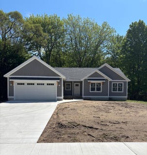 /international/us/5128-henry-street-norton-shores-mi-110097248254/