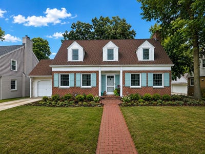 /international/us/154-n-88th-st-wauwatosa-wi-110119885768/