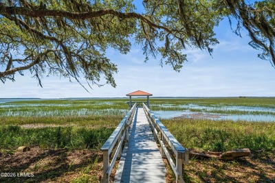/international/us/61-first-coleman-road-st-helena-island-sc-110109132897/