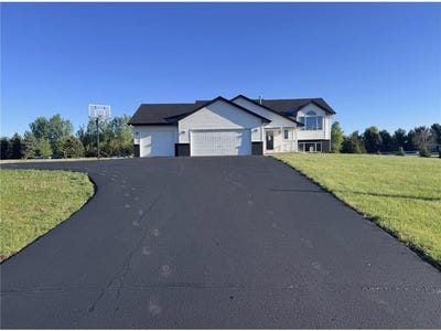 /international/us/672-laurie-lane-hudson-wi-110108250961/