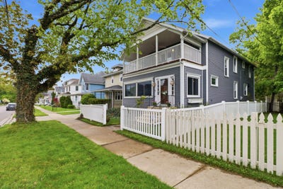 /international/us/1012-pearl-street-st-joseph-mi-110107746857/
