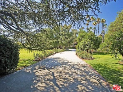 /international/us/17545-parthenia-st-sherwood-forest-ca-110097633146/