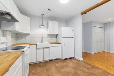/international/us/96-old-colony-ave-taunton-ma-110108280501/