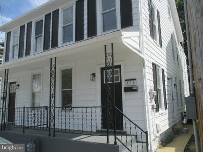 /international/us/828-broad-street-chambersburg-pa-110107821125/