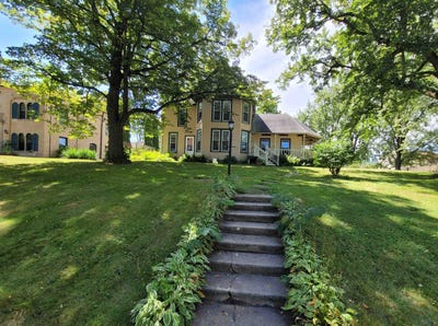 /international/us/224-tremont-street-mauston-wi-110094172828/