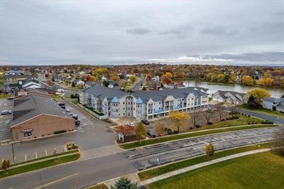 /international/us/2320-jackson-street-stoughton-wi-110106692253/