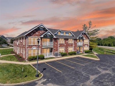 /international/us/120-lily-pad-lane-cottleville-mo-110108076023/