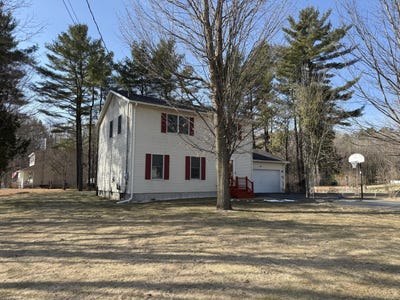 /international/us/1-rivers-edge-drive-morrisonville-ny-110106356361/