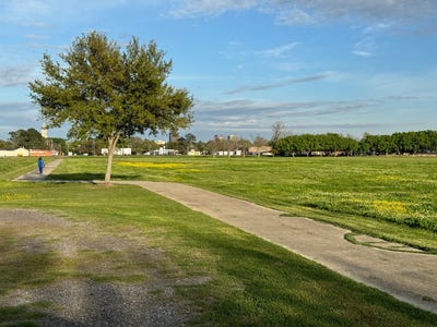 /international/us/tbd-florida-ave-port-allen-la-110107433181/