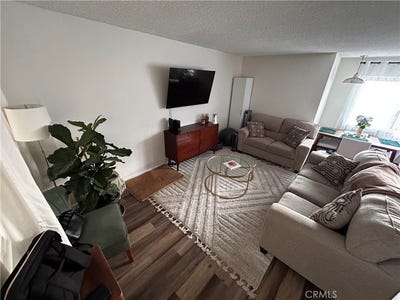 /international/us/2121-pacific-coast-highway-hermosa-beach-ca-110108548664/