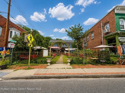 /international/us/4-hardenburgh-lane-rosendale-ny-110110281436/