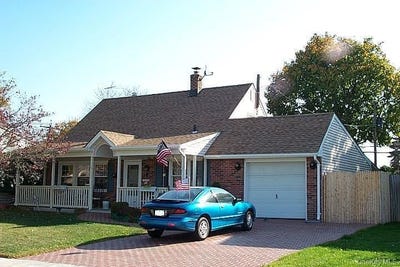 /international/us/64-corncrib-lane-levittown-ny-110106695622/