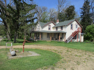 /international/us/e5012-hillcrest-drive-loganville-wi-110107856153/