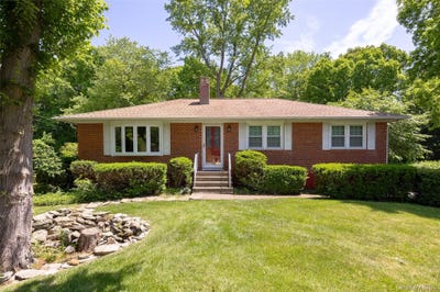 /international/us/89-edgehill-drive-wappingers-falls-ny-110108637837/