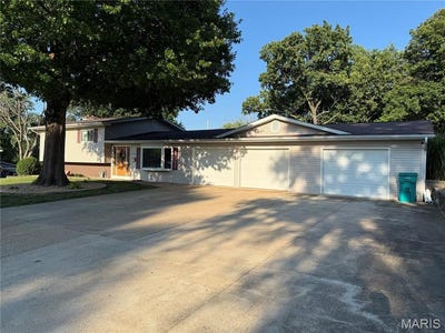 /international/us/212-walnut-street-n-owensville-mo-110100681328/