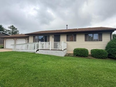 /international/us/247-goodview-drive-spring-grove-mn-110109138441/