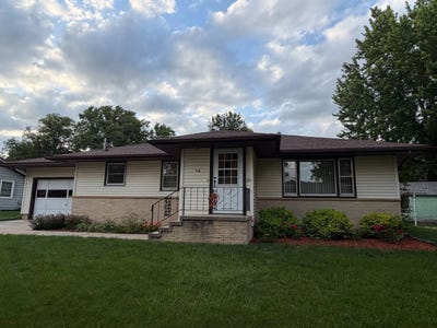 /international/us/106-w-cleveland-holstein-ia-110108855140/