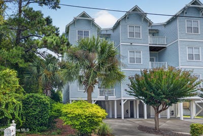/international/us/801-s-third-street-carolina-beach-nc-110110275473/
