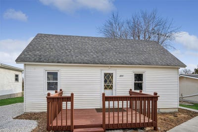 /international/us/300-stuart-street-adair-ia-110108149695/