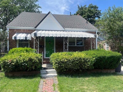 /international/us/5-wilton-street-new-hyde-park-ny-110104257629/