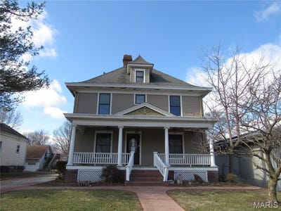 /international/us/268-n-broad-street-carlinville-il-110105843698/