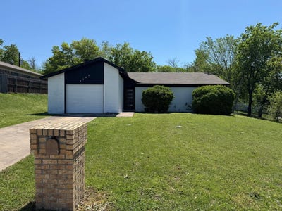 /international/us/8237-albert-street-white-settlement-tx-110108388148/