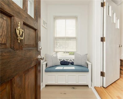 /international/us/33-slocum-street-newport-ri-110108474265/