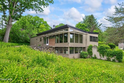 /international/us/323-oakridge-drive-schenectady-ny-110108960387/