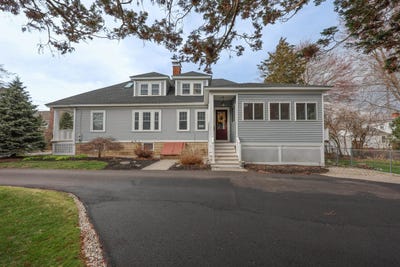 /international/us/749-maple-street-manchester-nh-110108532462/
