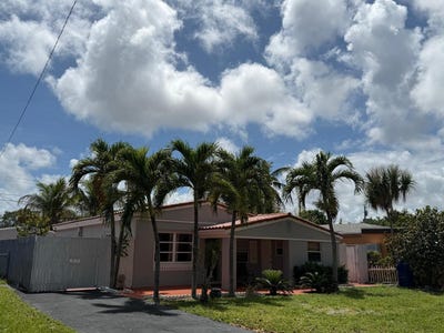 /international/us/1674-ne-169th-street-north-miami-beach-fl-110107340239/