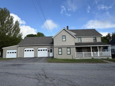 /international/us/20-church-street-gorham-nh-110108492620/