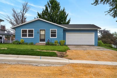 /international/us/105-school-street-blanchardville-wi-110108399058/