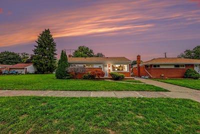 /international/us/16741-bell-avenue-eastpointe-mi-110110335217/