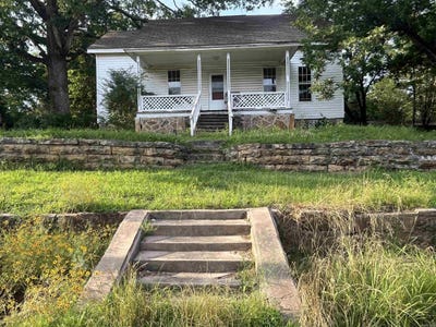 /international/us/304-w-church-plumerville-ar-110100200116/