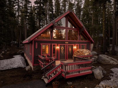 /international/us/21146-donner-pass-road-soda-springs-ca-110106984202/