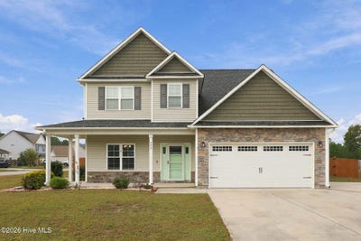 /international/us/402-kinroff-drive-hubert-nc-110120488947/
