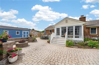 /international/us/4220-duke-of-gloucester-drive-chesapeake-va-110109100991/