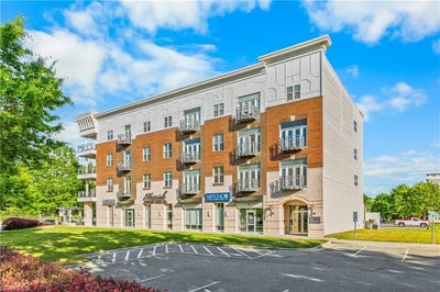 /international/us/1111-s-marshall-street-winston-salem-nc-110107478621/