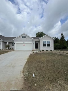 /international/us/1537-n-village-circle-kalamazoo-mi-110099387665/