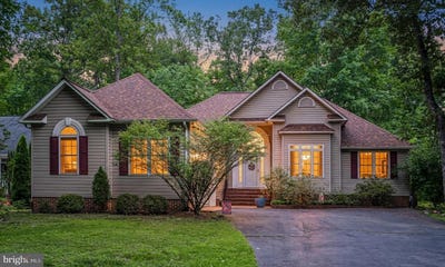 /international/us/103-cedar-court-locust-grove-va-110109197876/