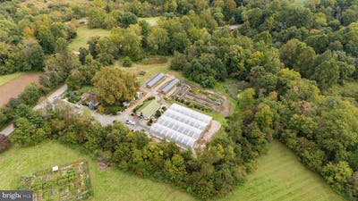 /international/us/240-bohemia-church-road-warwick-md-110110407638/