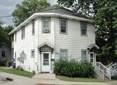 /international/us/1499-w-3rd-street-dubuque-ia-110109515188/