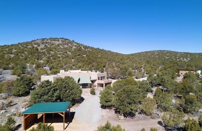/international/us/100-lobo-ranch-road-arroyo-hondo-nm-110100891486/