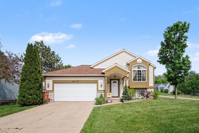 /international/us/6878-lake-bluff-drive-ne-comstock-park-mi-110108911994/