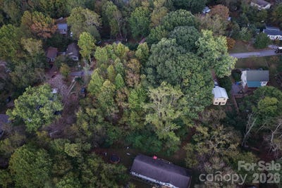 /international/us/sandhurst-drive-asheville-nc-110120483248/