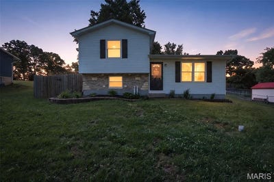 /international/us/505-rathburn-street-de-soto-mo-110108238904/